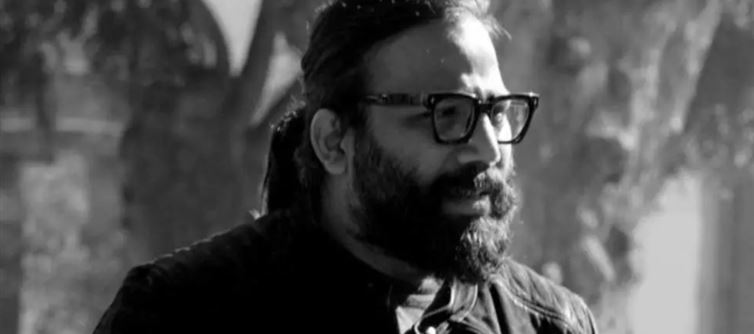 ఆ స్టార్ హీరోయిన్ బయోపిక్ తెరకెక్కించబోతున్న సందీప్ రెడ్డి వంగా .. ఫుల్ టూ ఫుల్ కాంట్రవర్షీయల్..!?