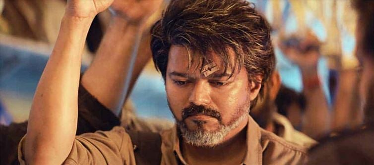 थलापति विजय की TVK में ₹50 करोड़ का 'ऑपरेशन लोटस'? — पर्दे का हीरो राजनीति के पहले चक्रव्यूह में फँसा या फँसाया गया?
