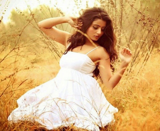 Aakanksha latest hot photo stills