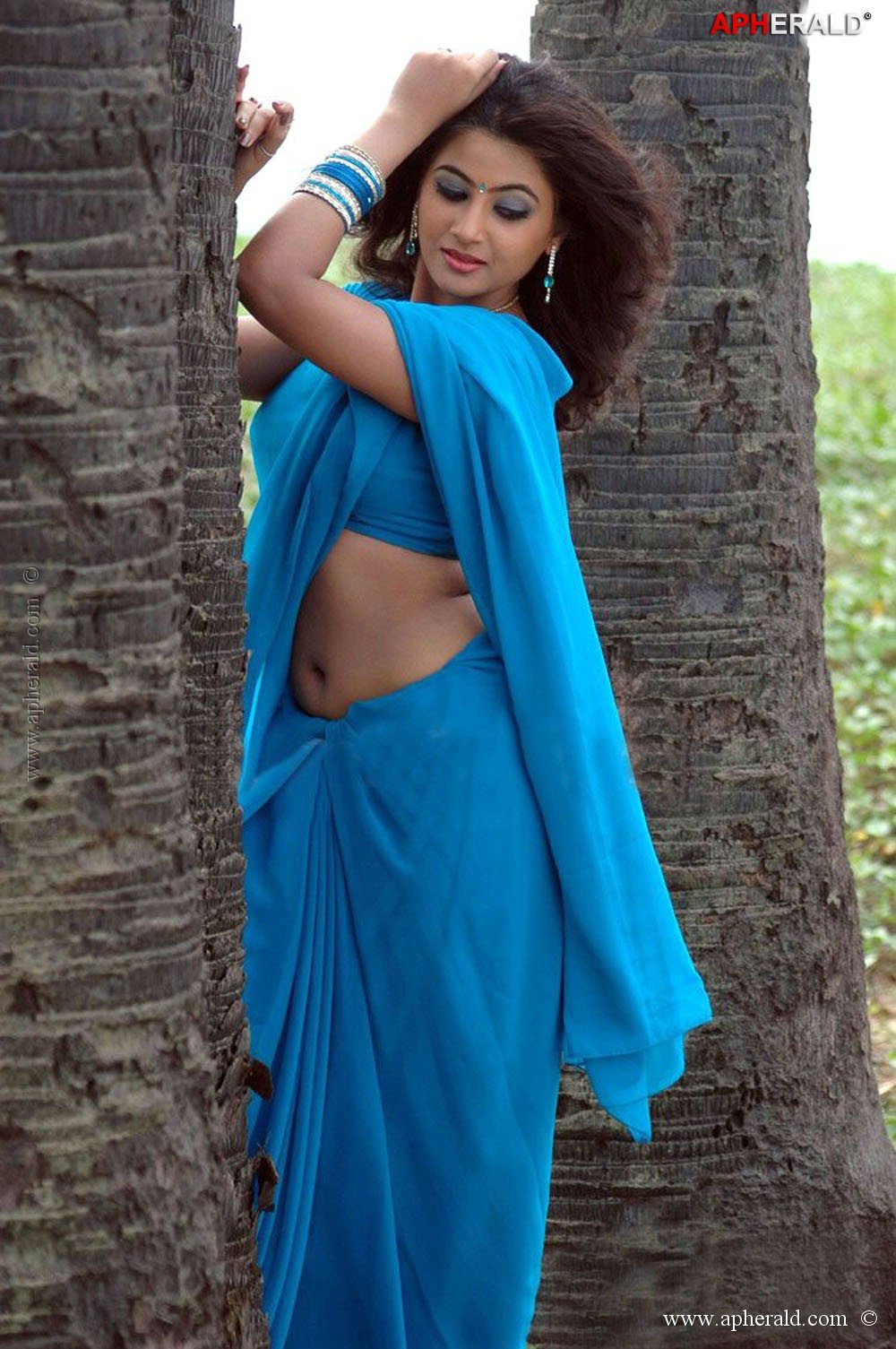 Aarthi Khaitan Hot Navel Stills