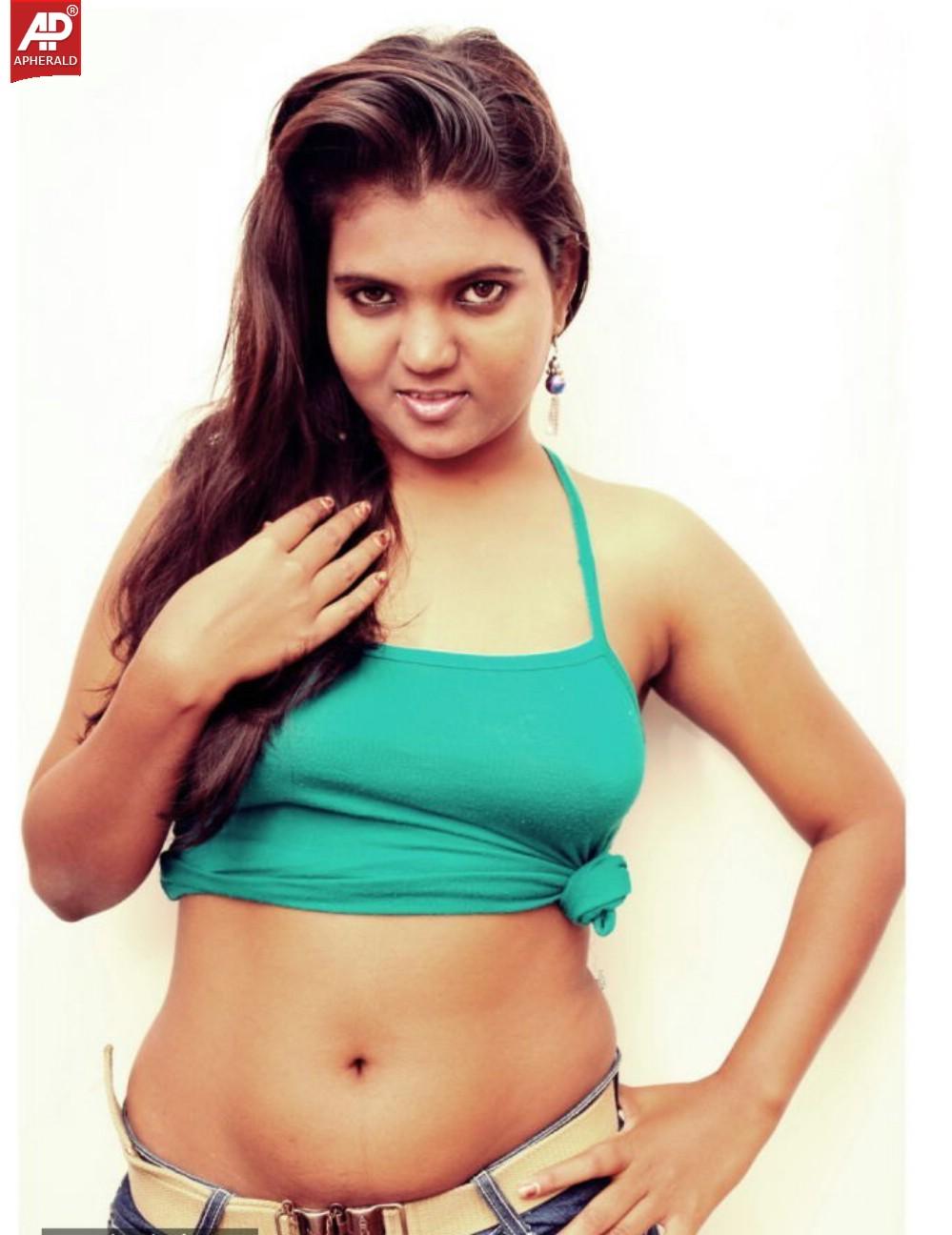 Aashi Hot n Sexy Photoshoot