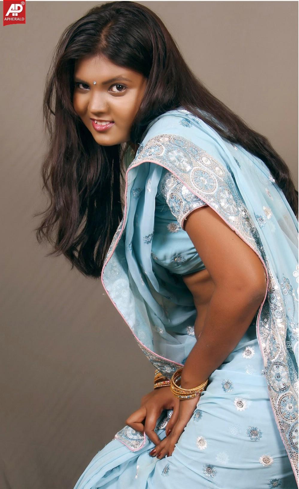 Aashi Hot n Sexy Photoshoot