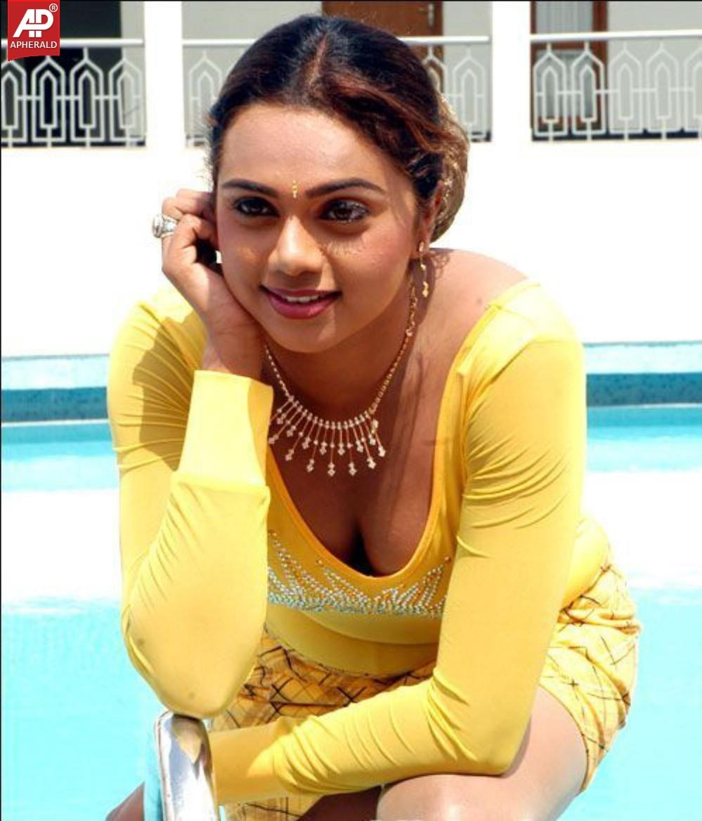 Actress Abhinaya Sri Hot Stills