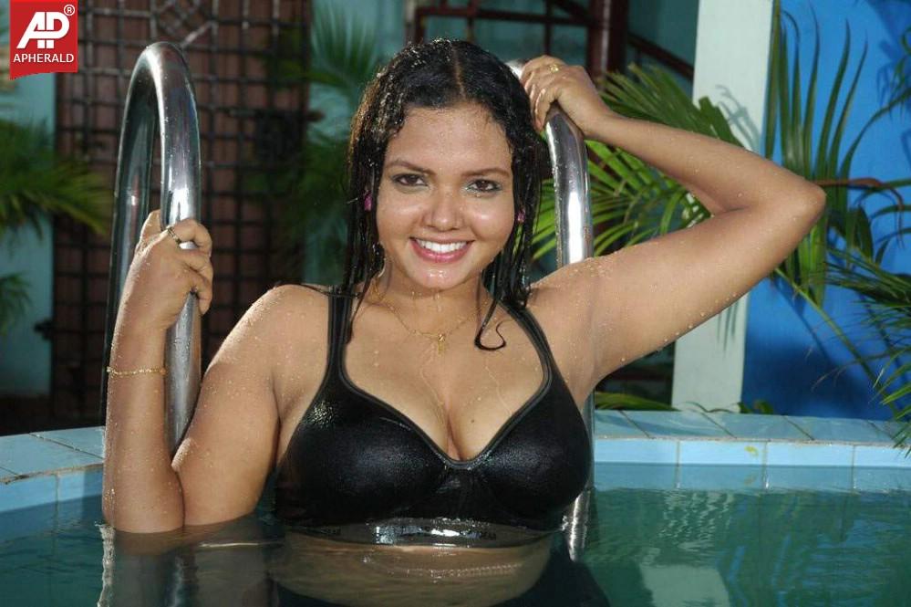 Actress Bavina Bikini Hot Navel Photos