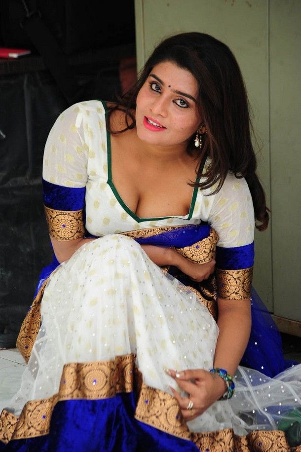 Actress Harini Hot Images