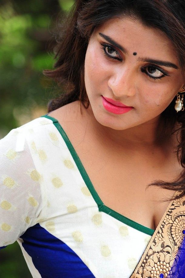 Actress Harini Hot Images