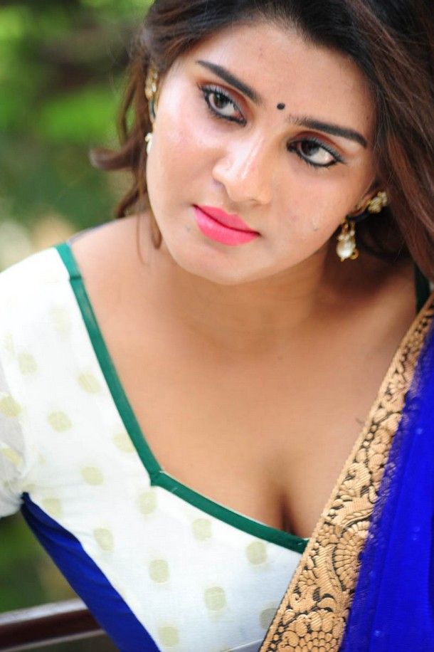 Actress Harini Hot Images