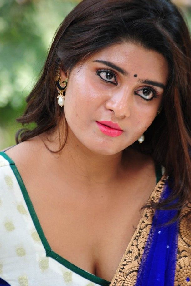 Actress Harini Hot Images