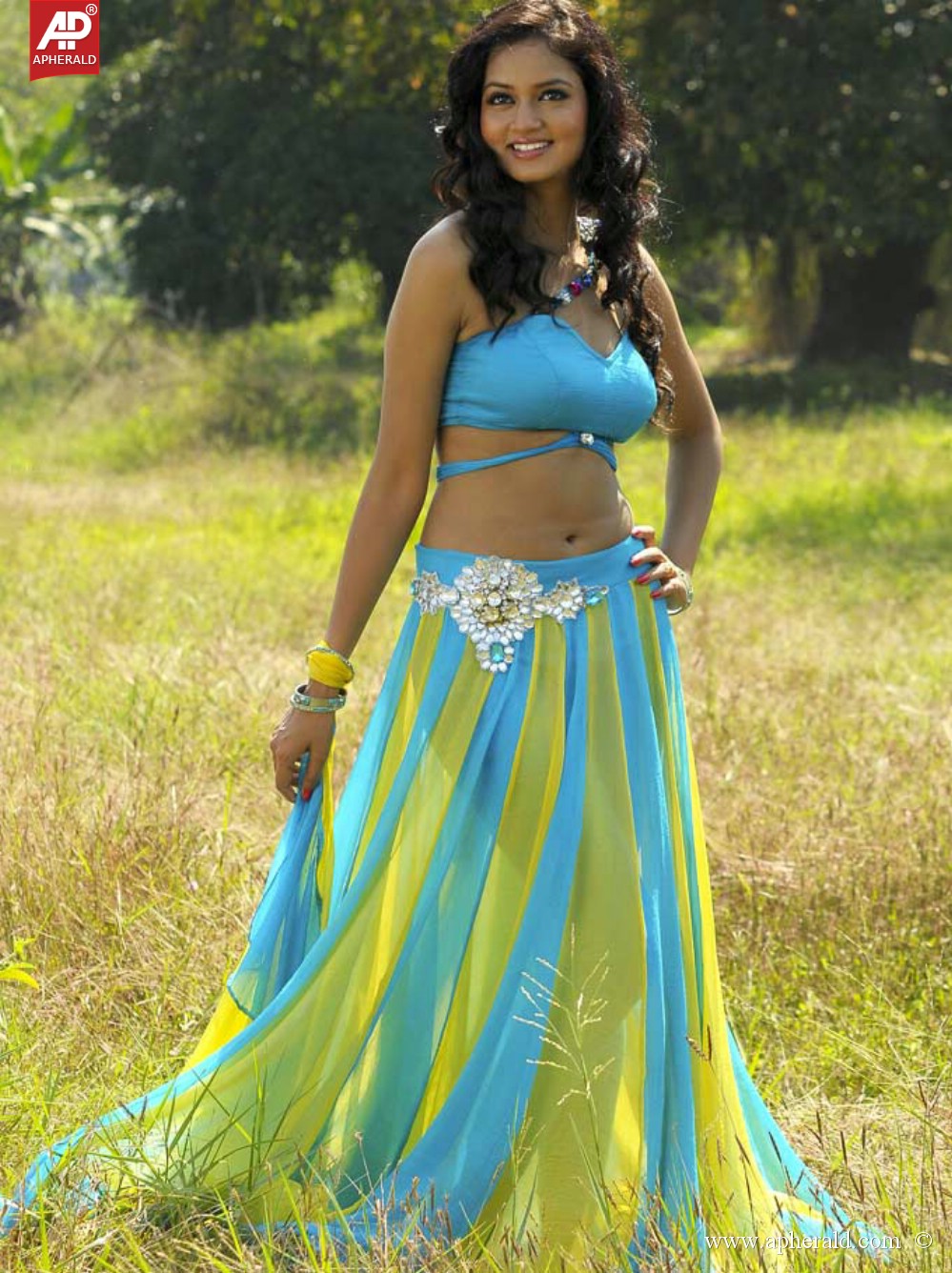 actress hot navel gallery