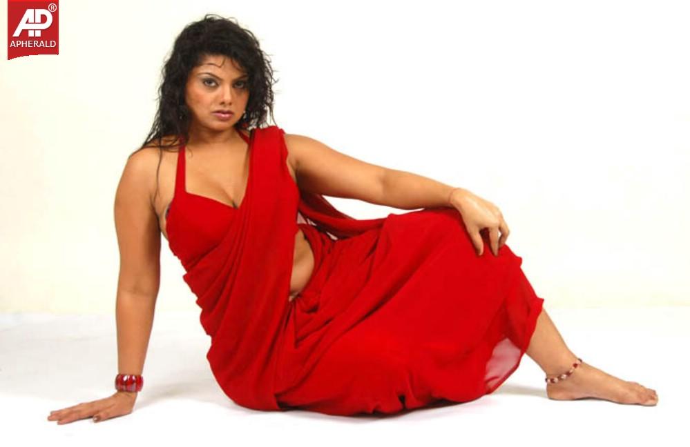 Actress Hot Navel Show