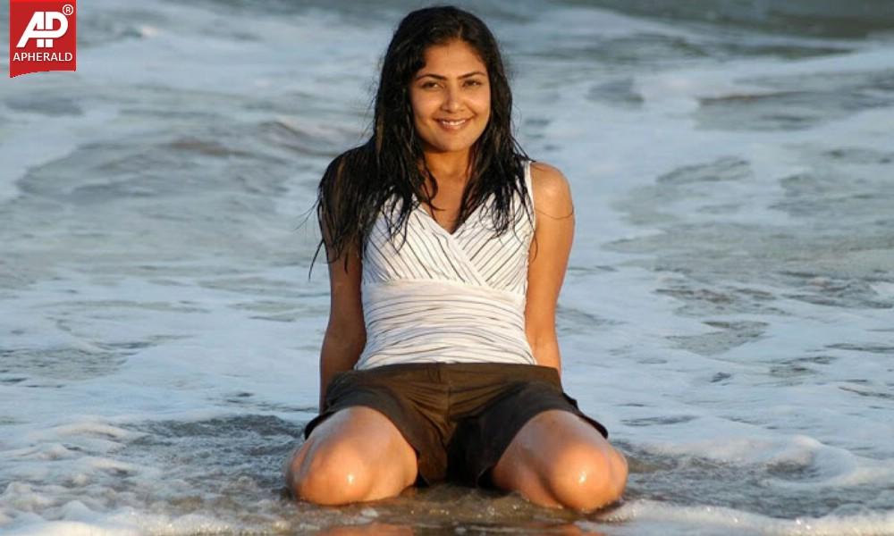 Actress Kamalinee Mukherji Spicy Pics
