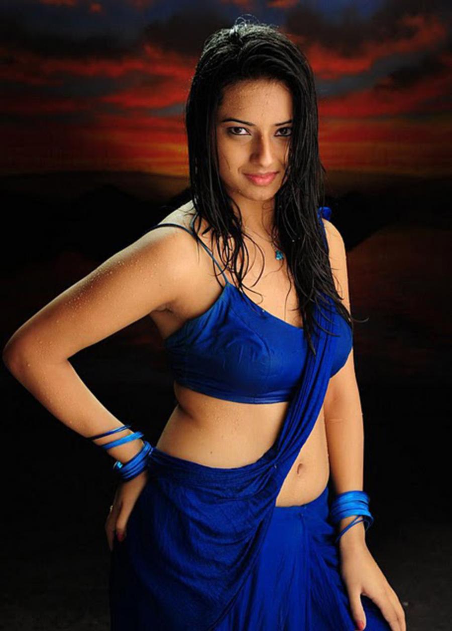 Actress Navel Show