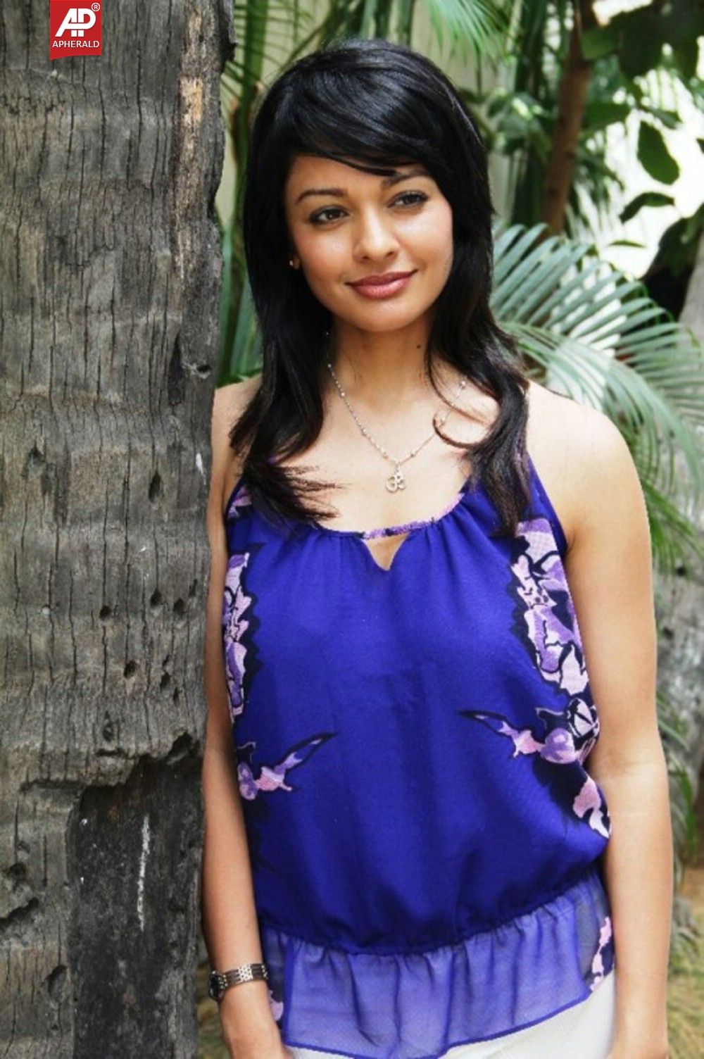 Actress Pooja Kumar Hot Pictures