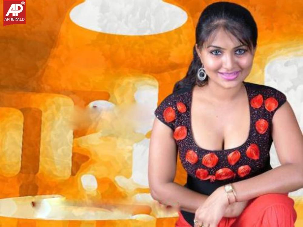 Actress Preethi Nayagi Hot Gallery