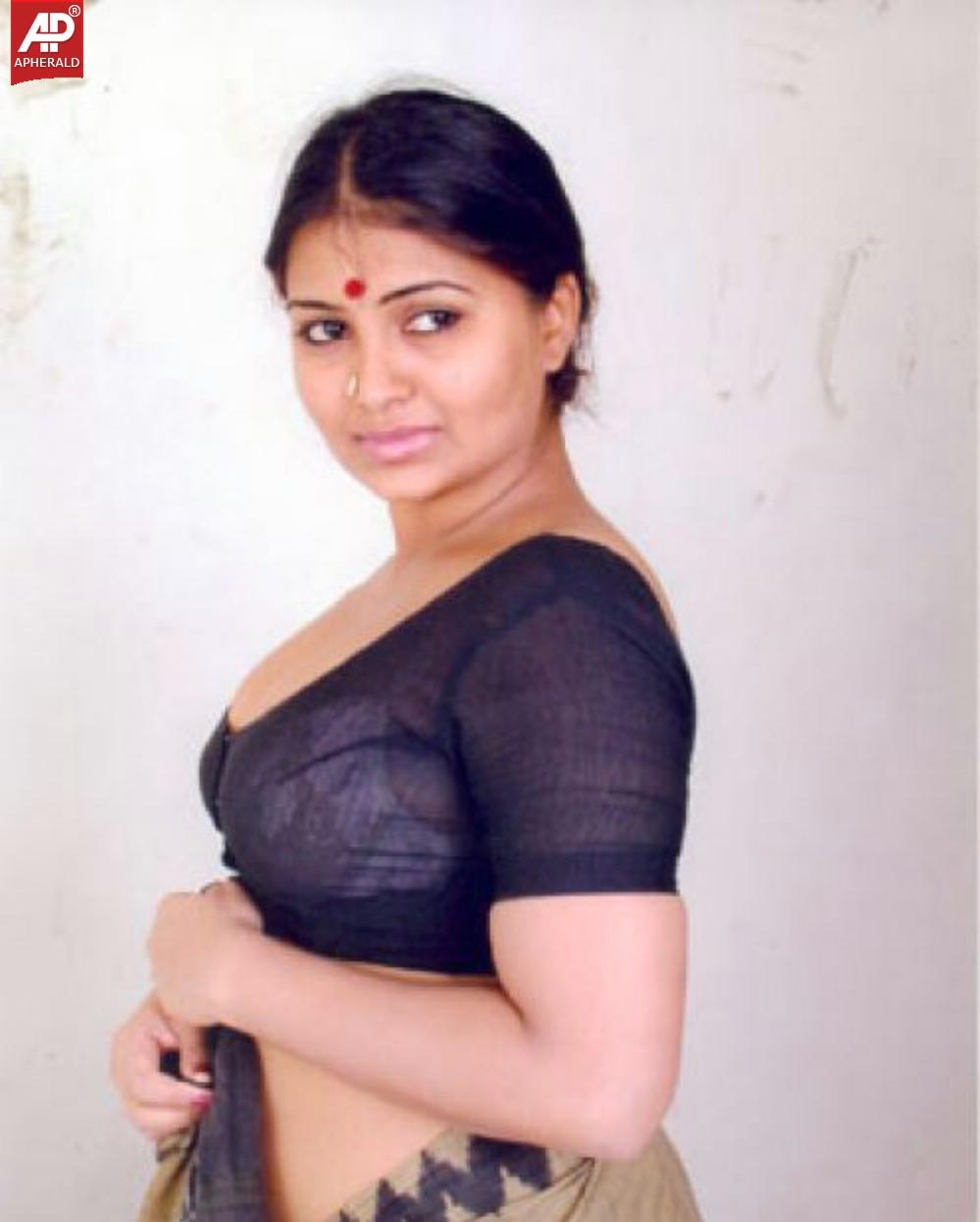 Actress Preethi Nayagi Hot Gallery