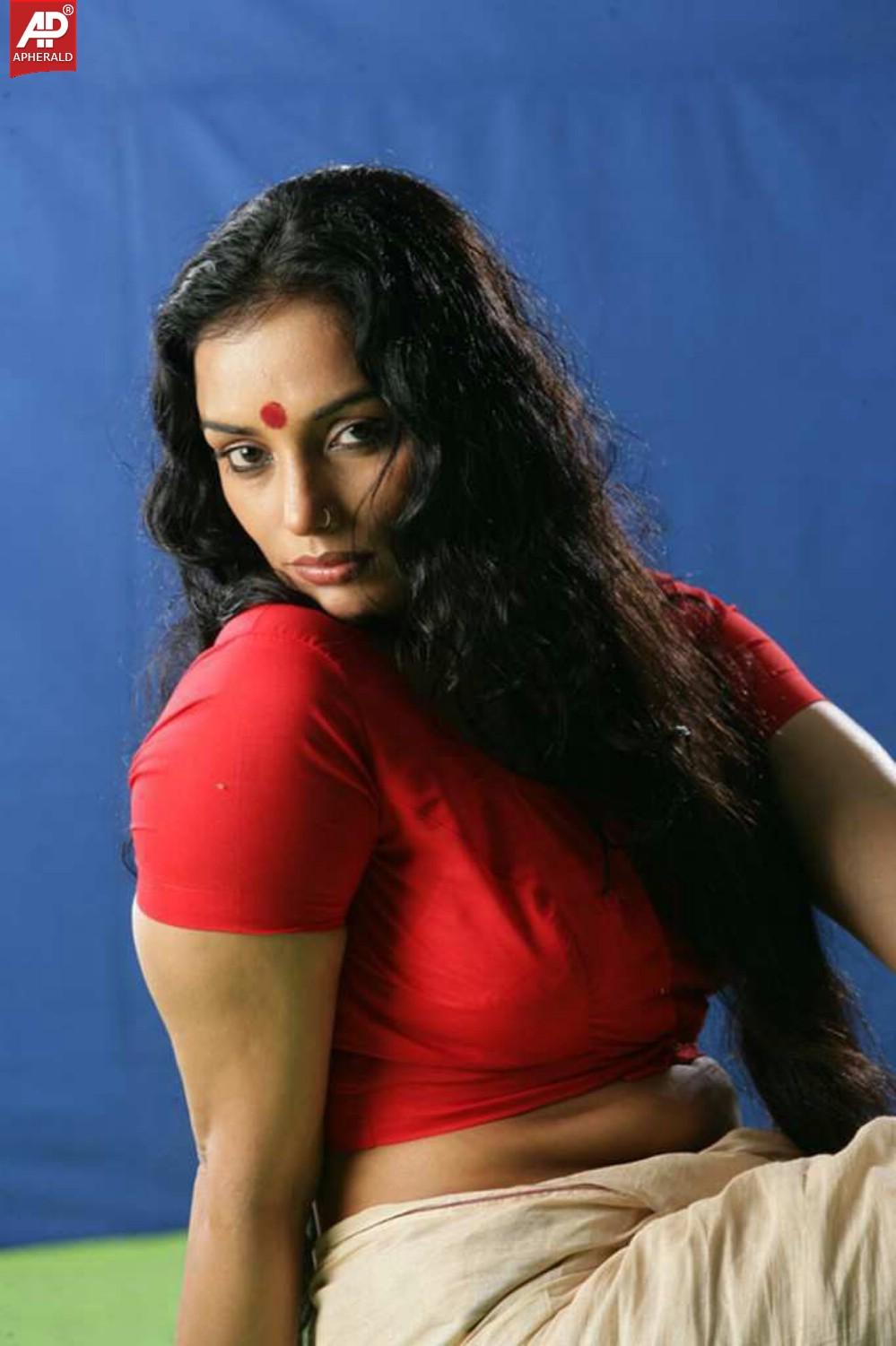 Actress Swetha Menon Hot Photo Stills