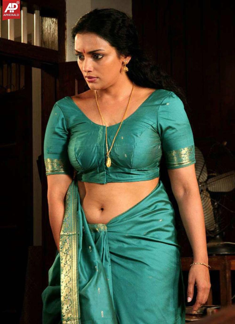 Actress Swetha Menon Hot Photo Stills
