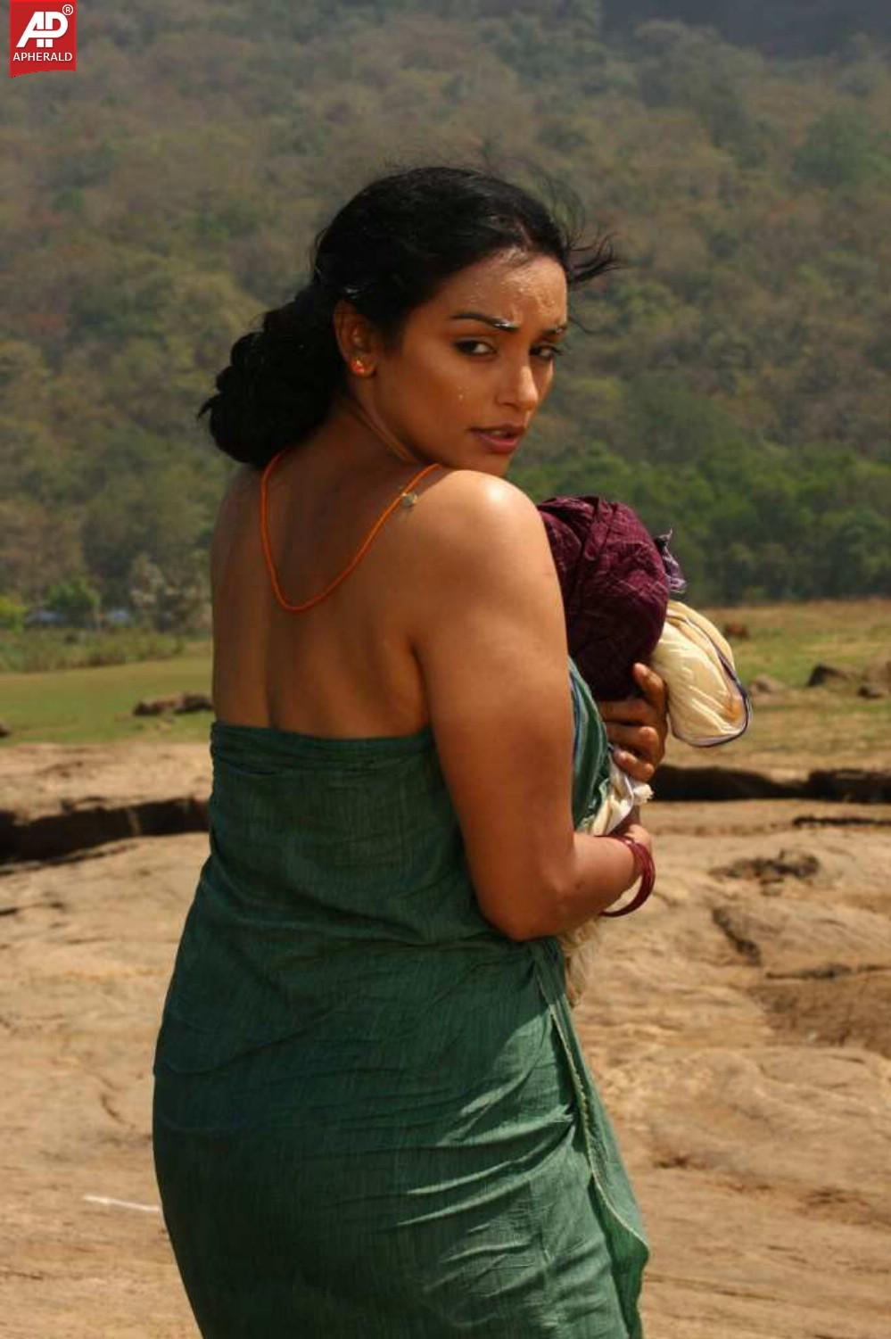 Actress Swetha Menon Hot Photo Stills