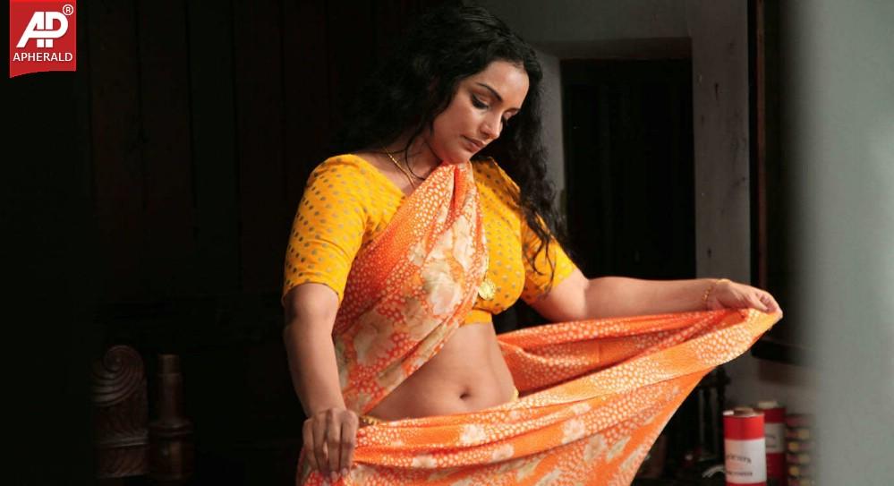 Actress Swetha Menon Hot Photo Stills