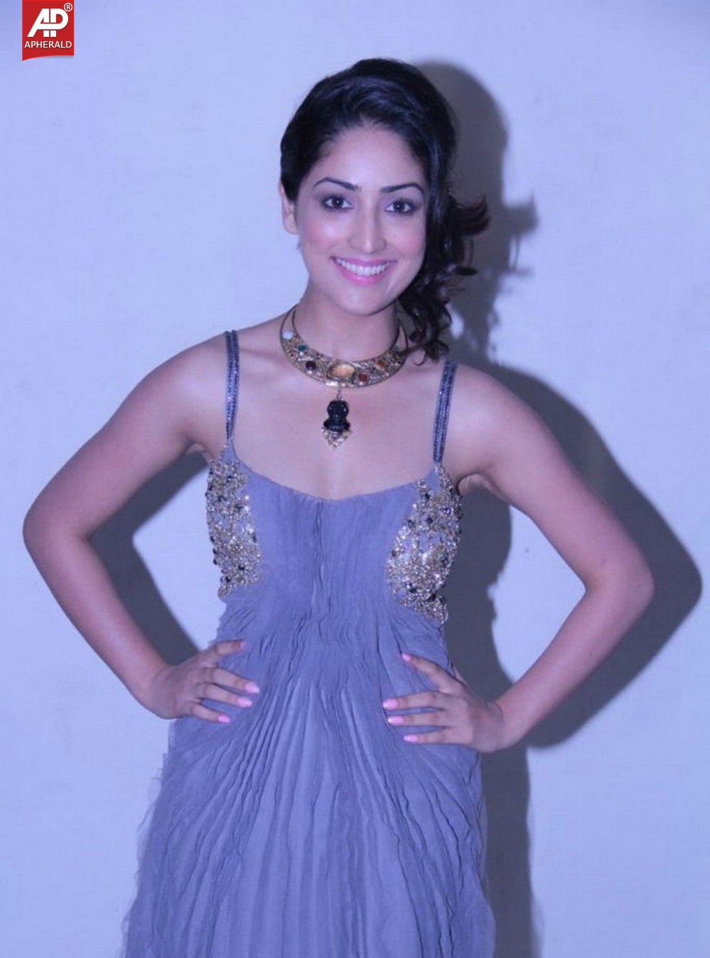 actress yami gautam latest hot pics