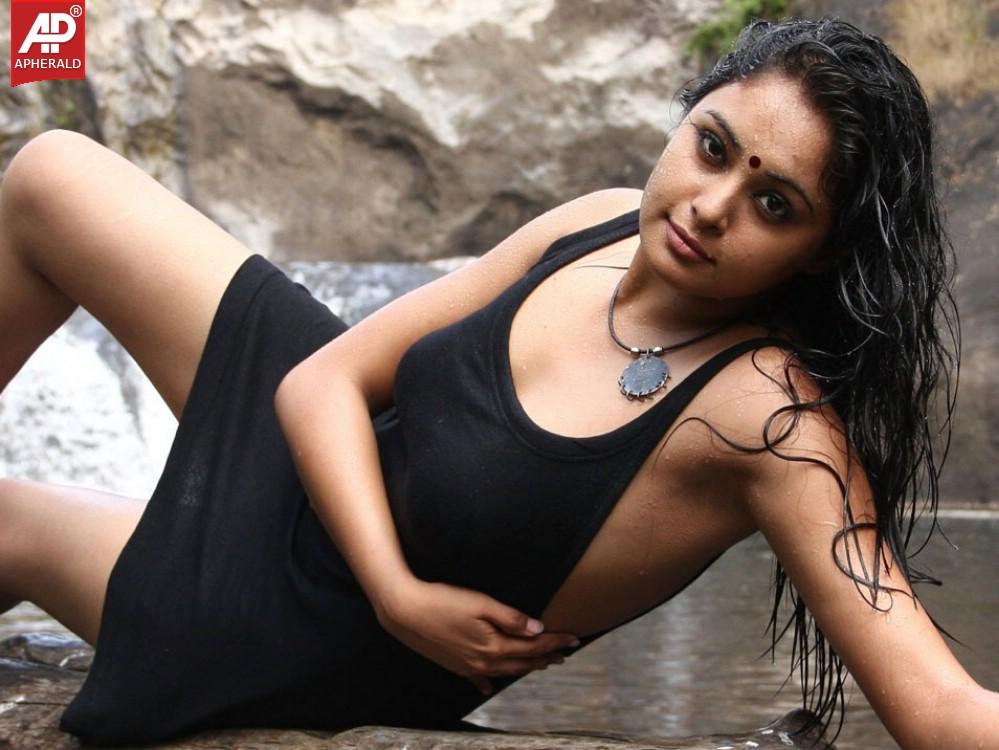 Actresses Hot Navel Gallery