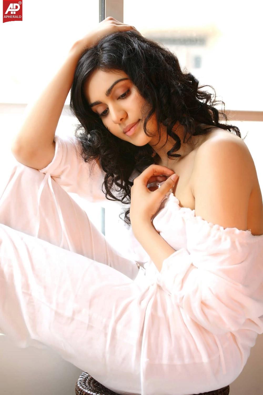 Adah Sharma Spicy Pics