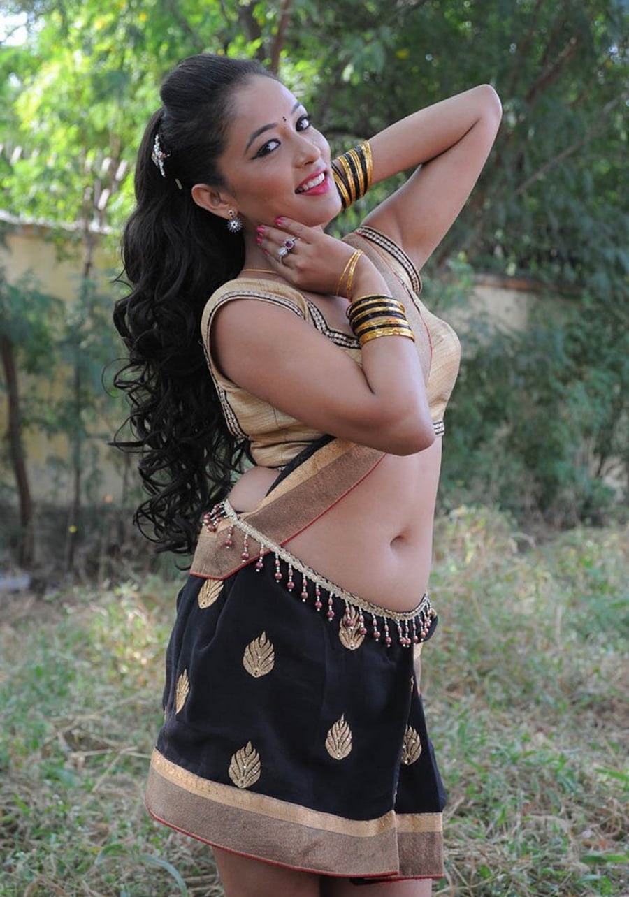 Agnes Sonkar Hot Novel Photos
