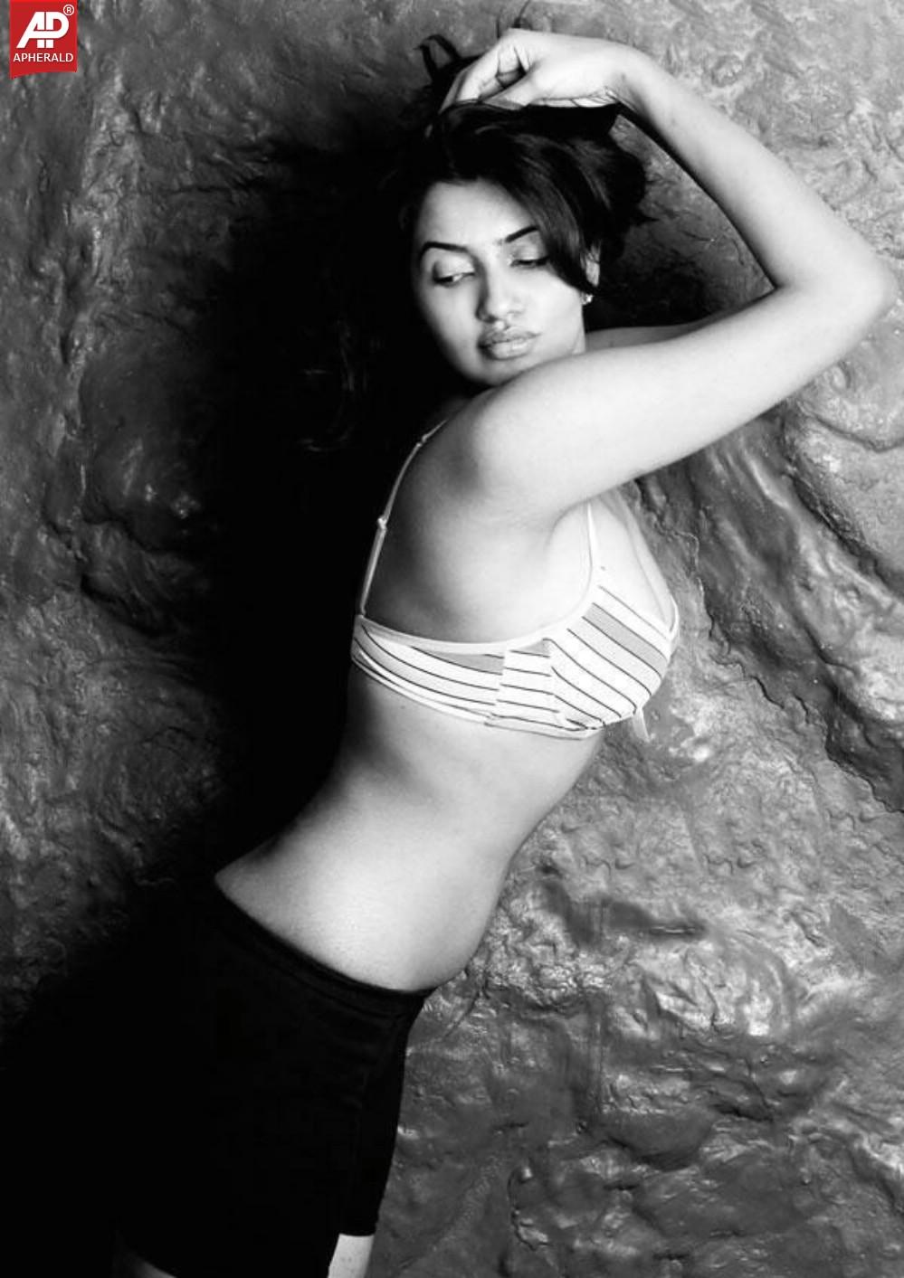 Akarsha Hot Cleavage Pics