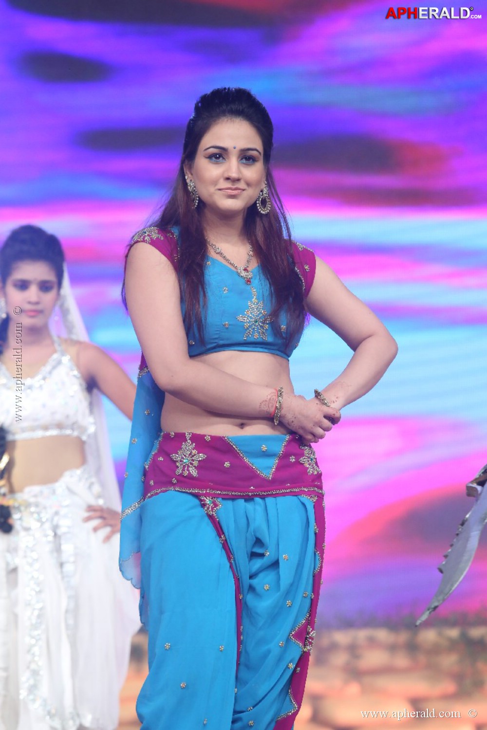 Aksha Hot Photos