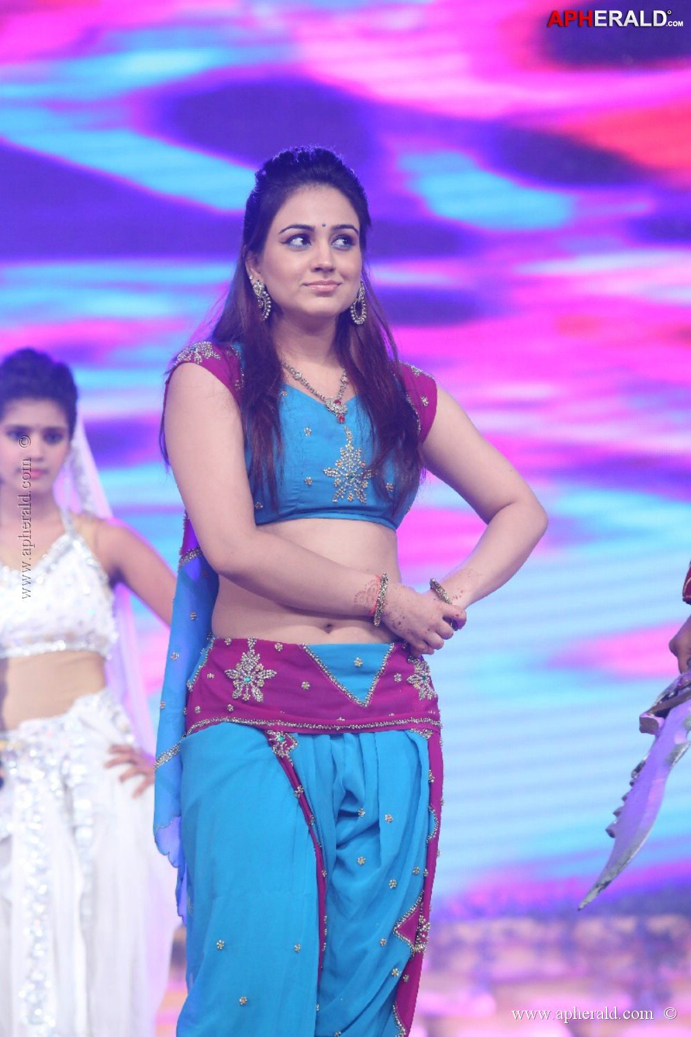 Aksha Hot Photos