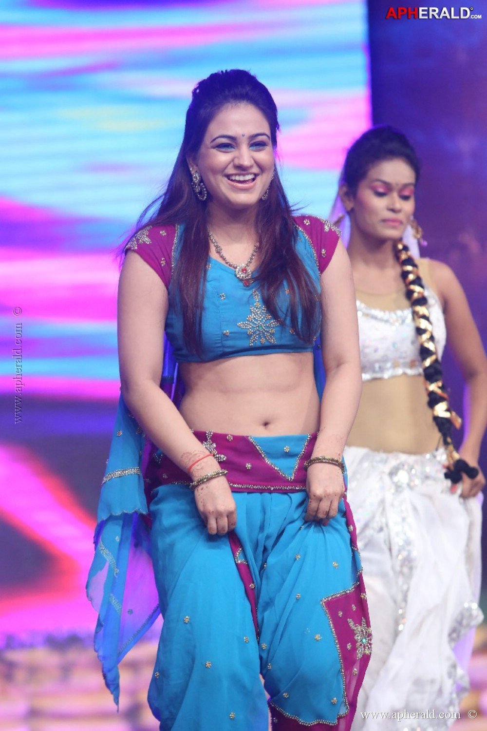 Aksha Hot Photos