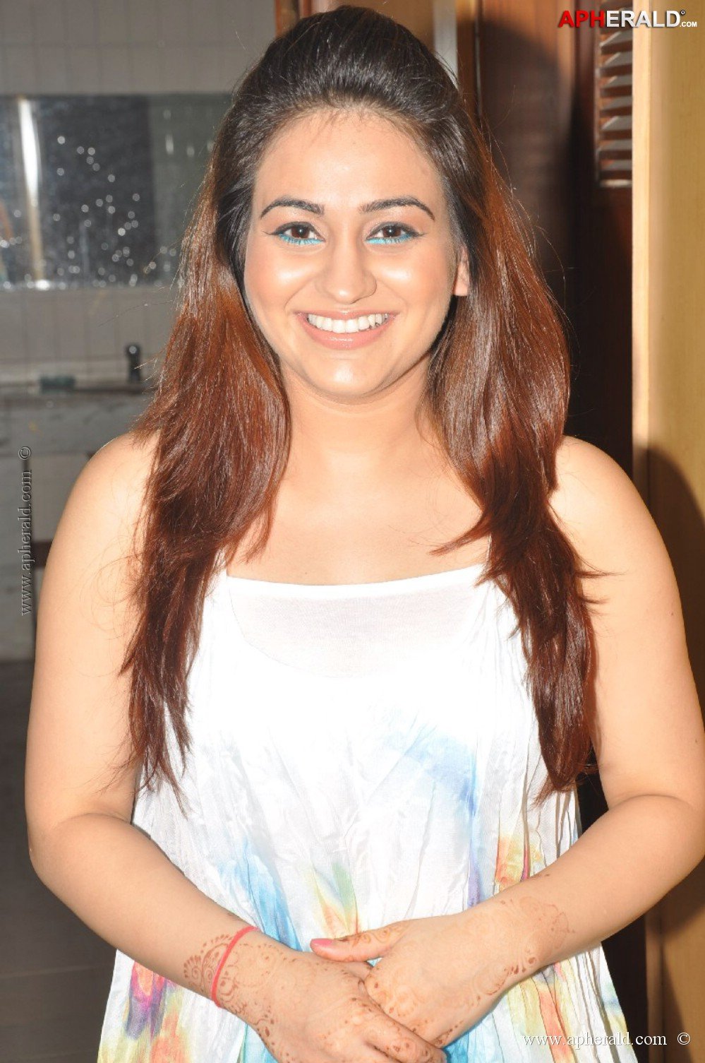 Aksha Hot Photos