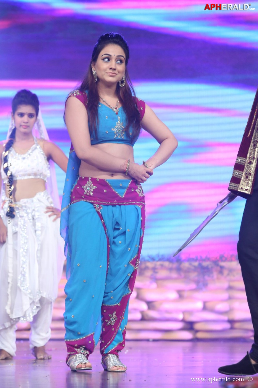 Aksha Hot Photos