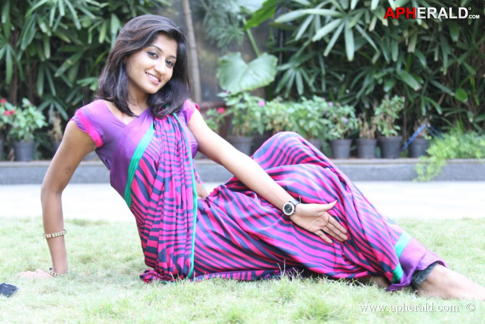Akshaya Hot Navel Photos