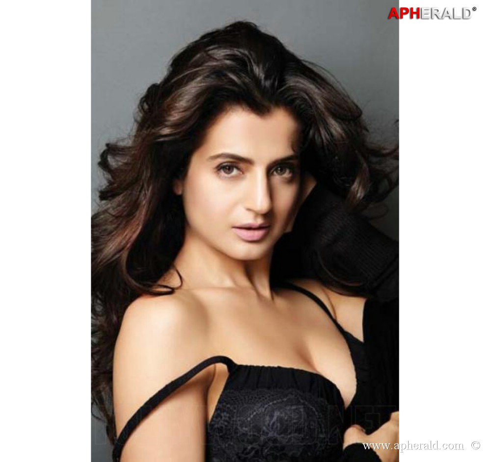 Ameesha Patel HOT Photo shoot