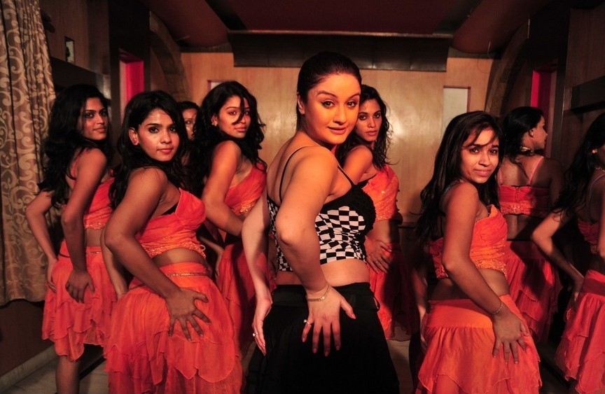 Amma Nanna Oorelithe Movie Item Song