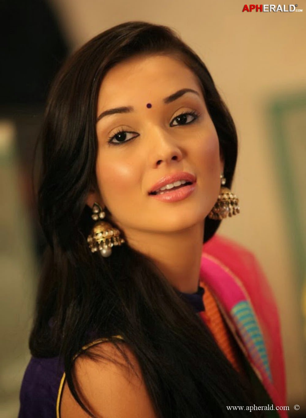 Amy Jackson Hot Stills