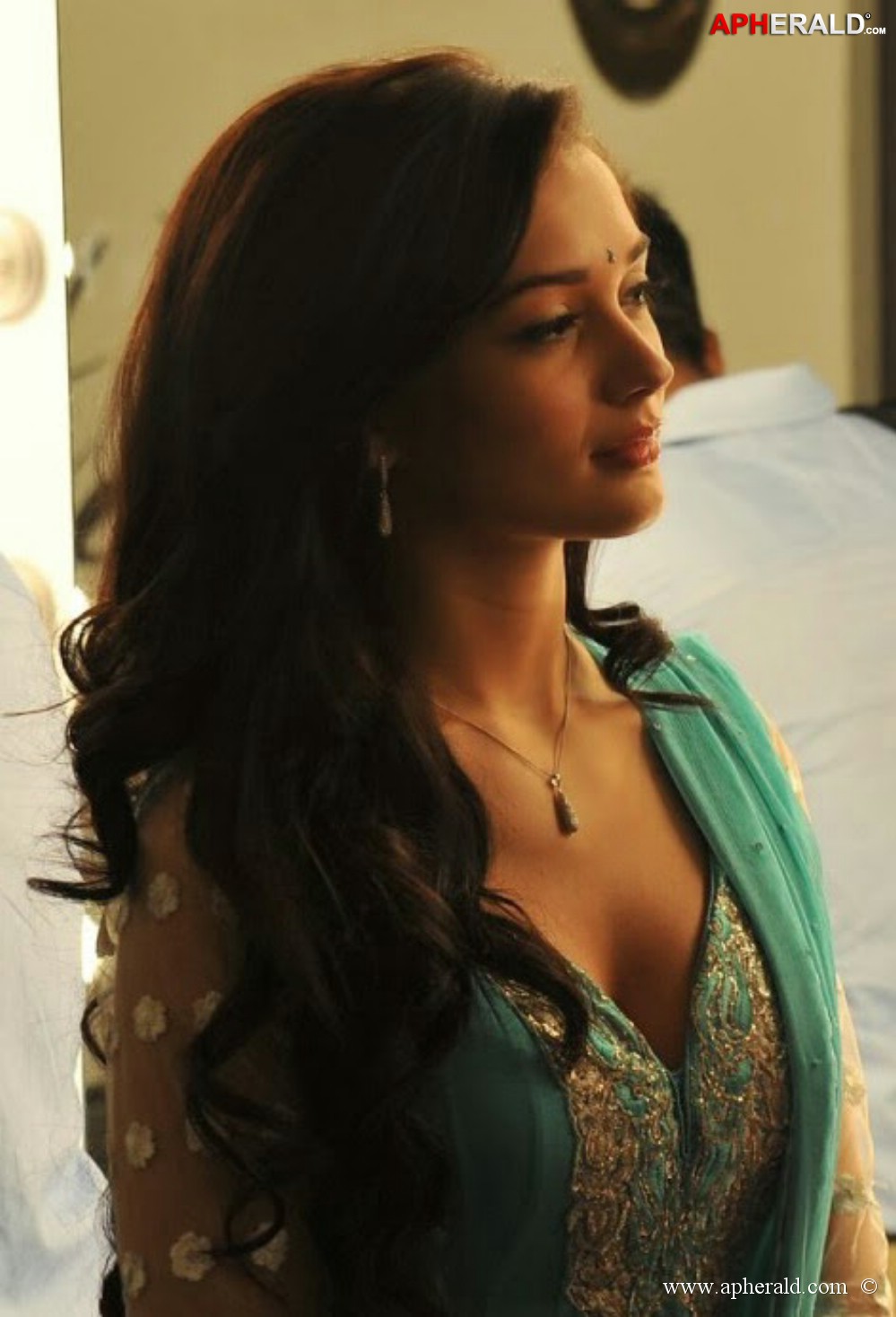 Amy Jackson Hot Stills