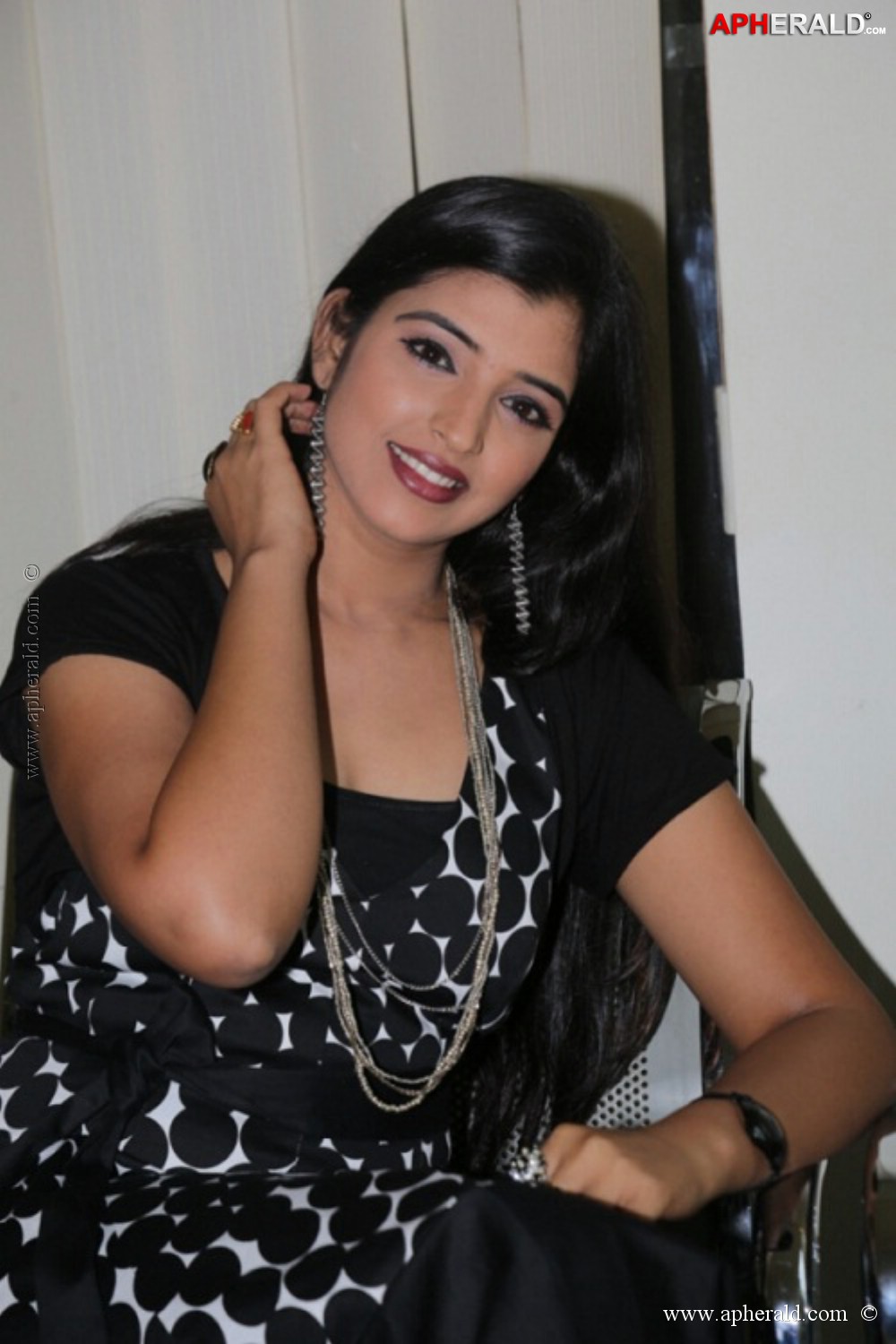 Anchor Syamala Hot Photos