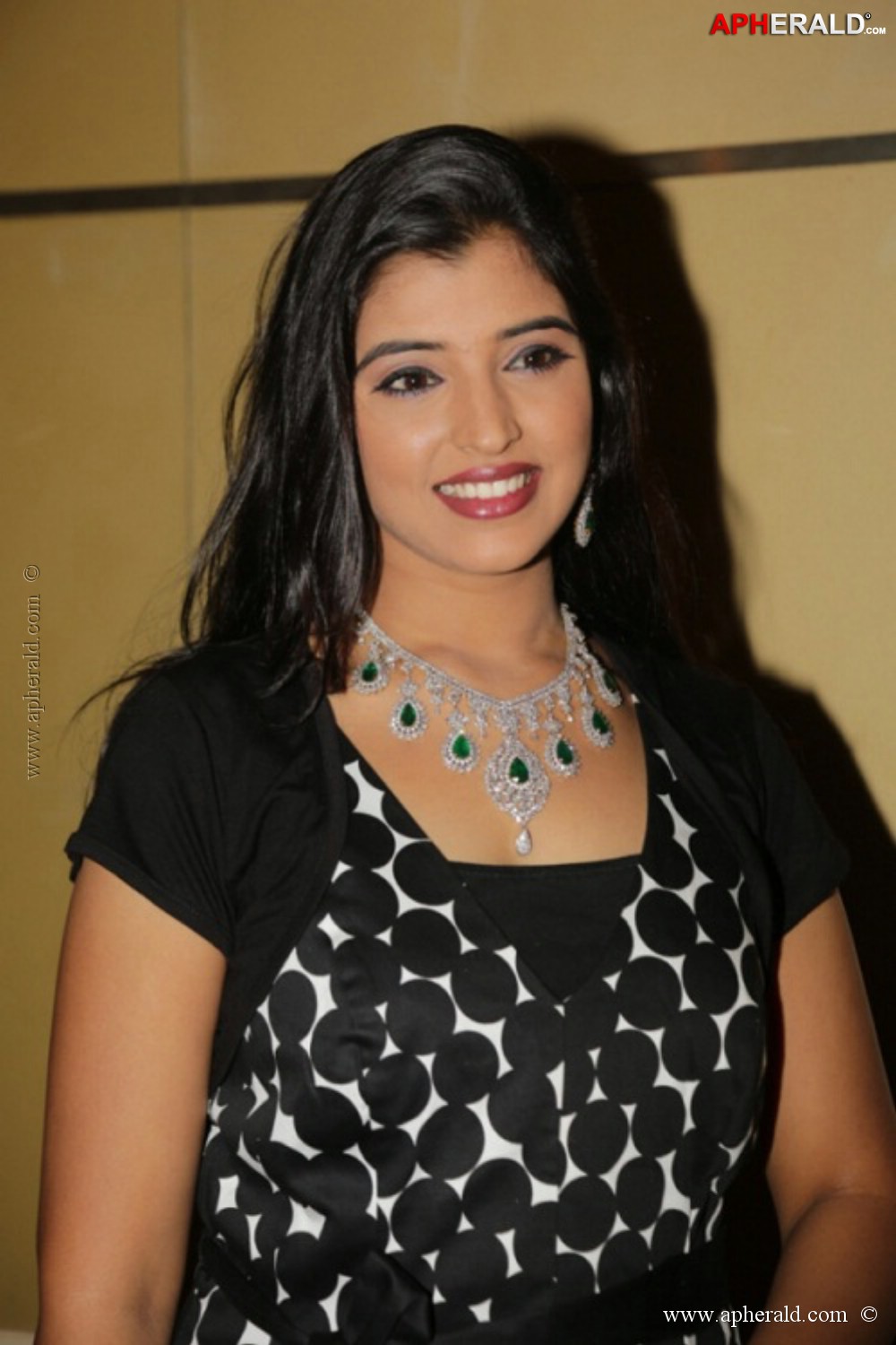 Anchor Syamala Hot Photos