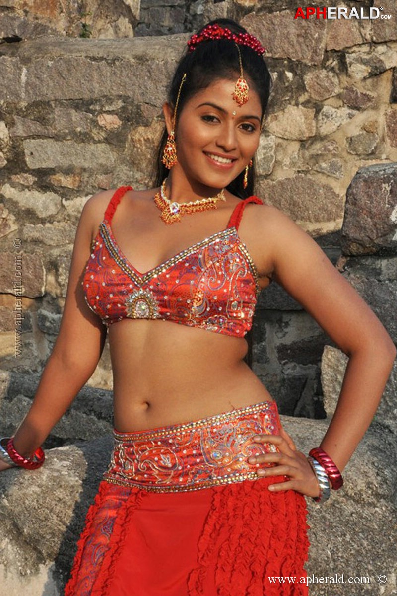 Anjali Hot Navel Show