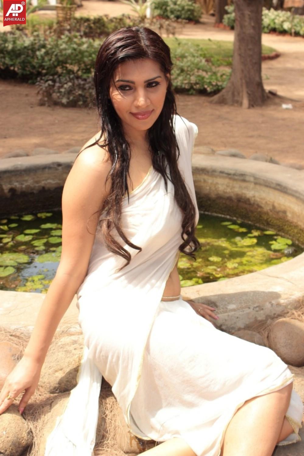 Anjana Latest Hot Pics