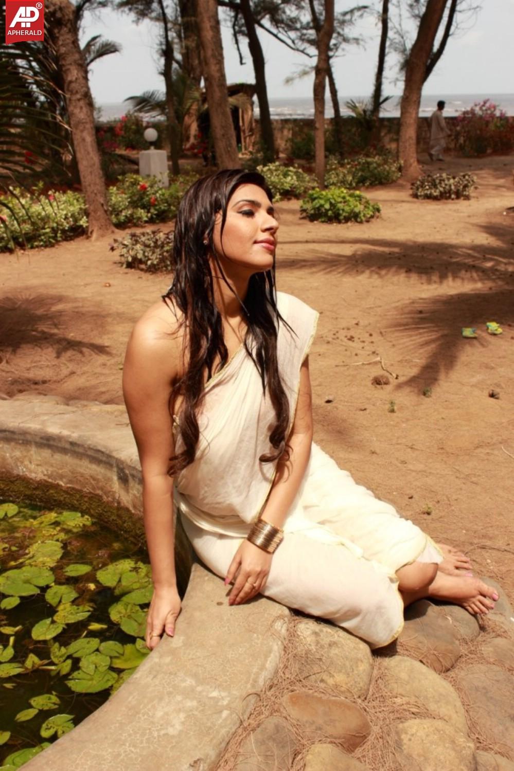 Anjana Latest Hot Pics