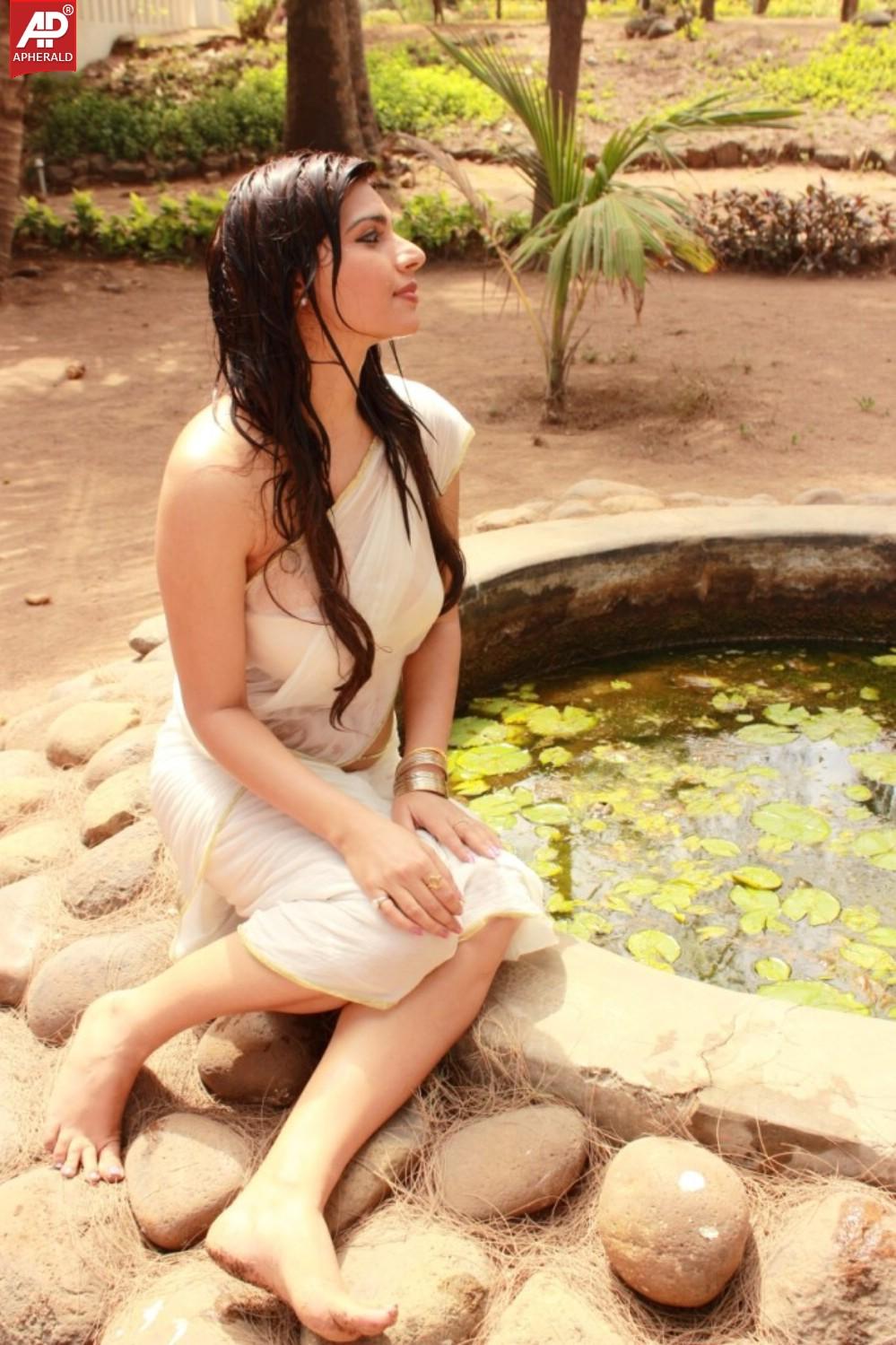 Anjana Latest Hot Pics