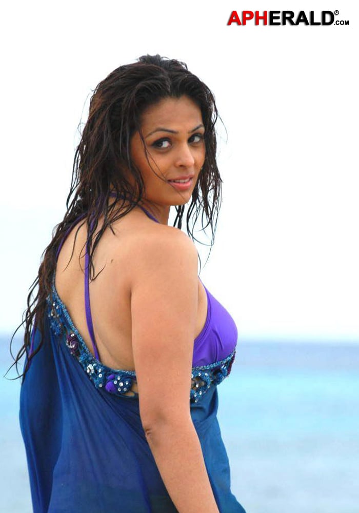 Anjana Sukhani Hot