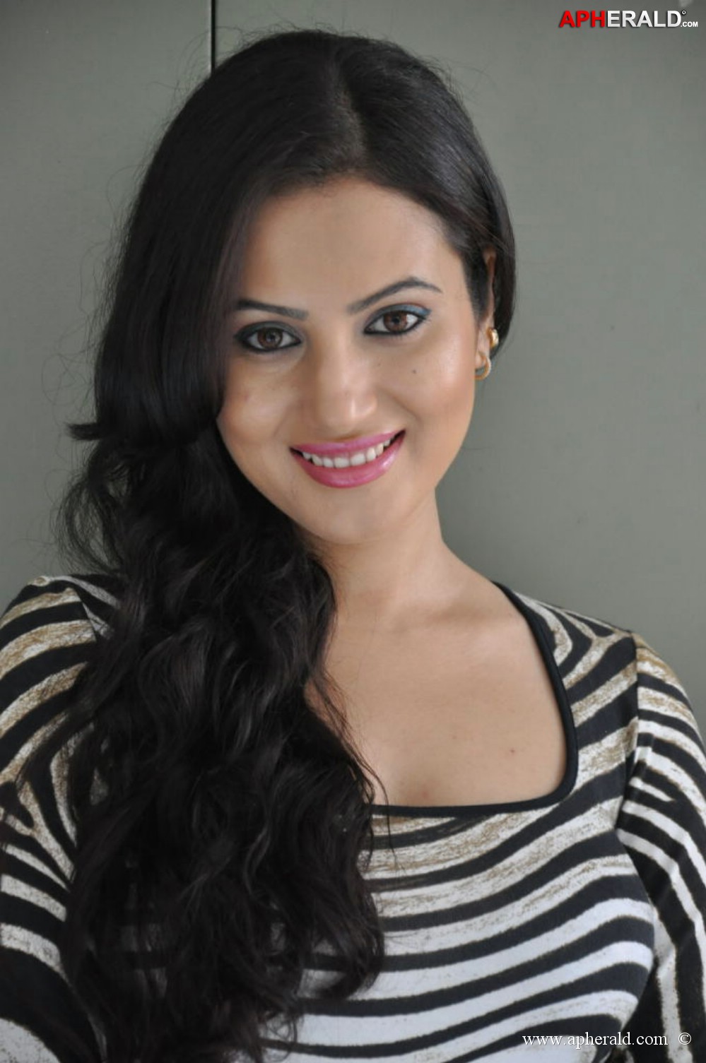 Anu Smruthi Hot Stills