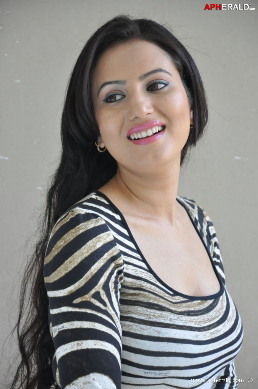 Anu Smruthi Hot Stills