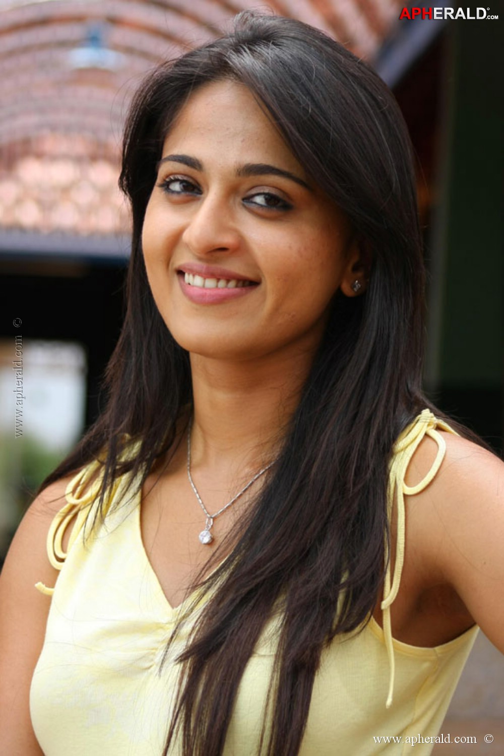 Anushka Hot Navel Stills