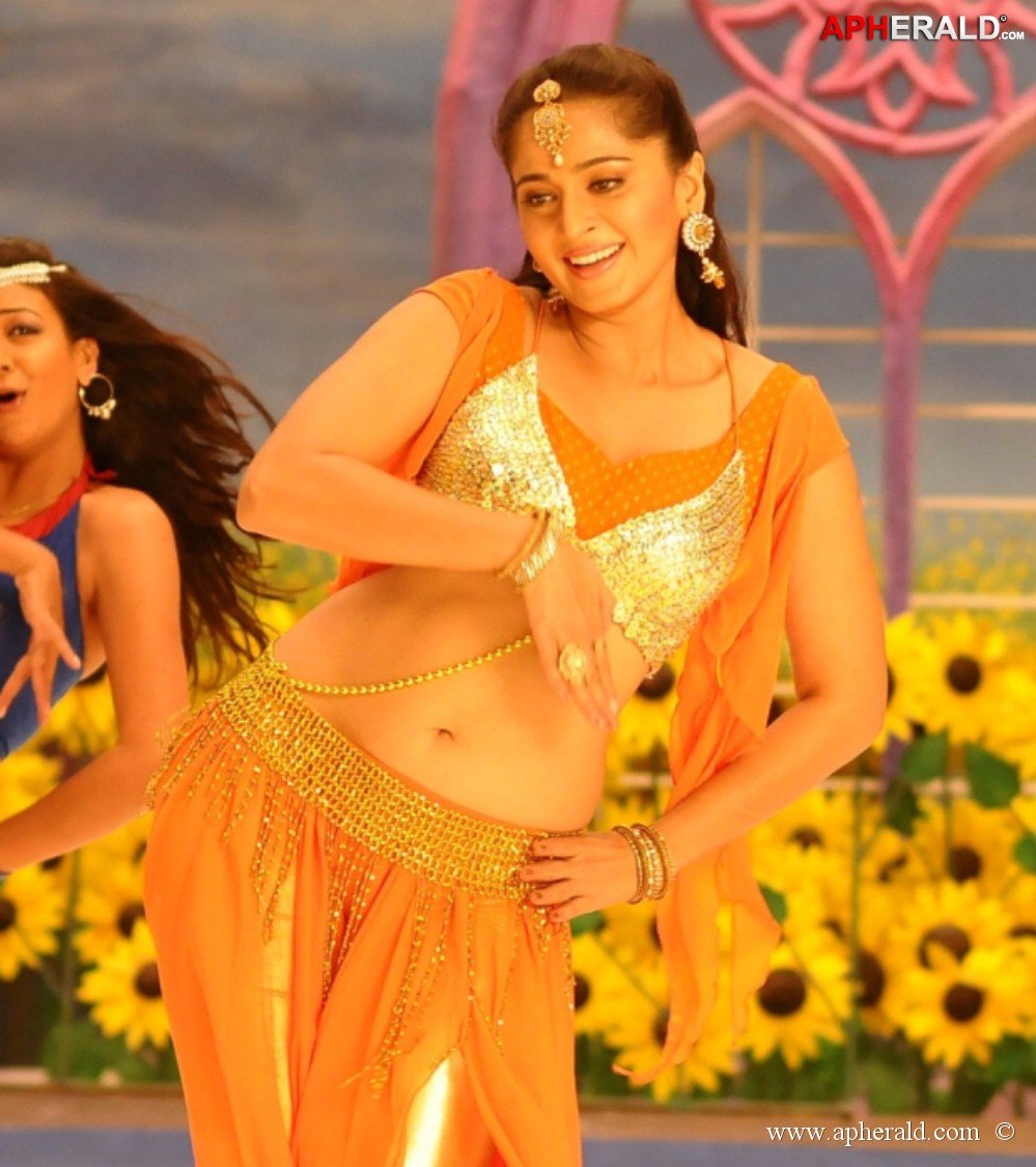 anushka shetty hot Navel Pictures