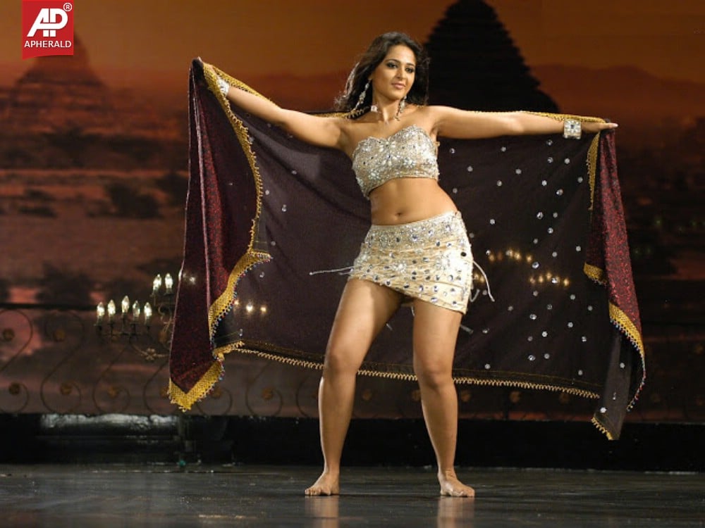 Anushka Shetty Hot Wallpapers